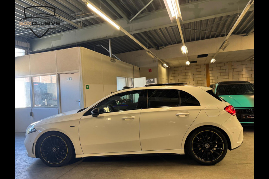 Mercedes-Benz A-Klasse 200 Premium Plus AMG Edition Pano/Camera/Ambiente