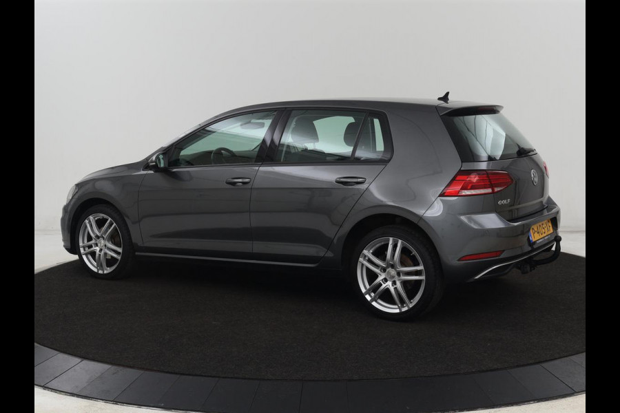 Volkswagen Golf 1.0 TSI Comfortline | Trekhaak | Adaptive cruise | Navigatie | 18'' | Climate control | Parkeerhulp | Bluetooth
