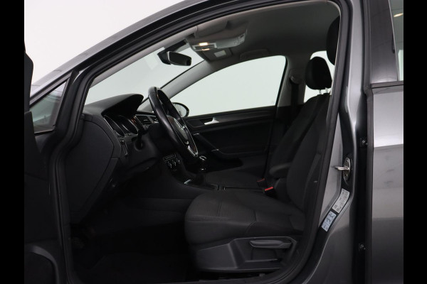 Volkswagen Golf 1.0 TSI Comfortline | Trekhaak | Adaptive cruise | Navigatie | 18'' | Climate control | Parkeerhulp | Bluetooth