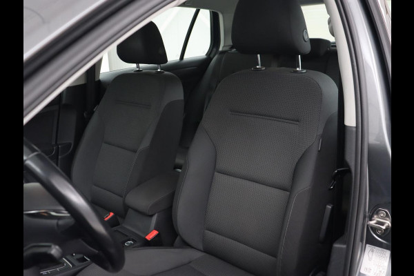 Volkswagen Golf 1.0 TSI Comfortline | Trekhaak | Adaptive cruise | Navigatie | 18'' | Climate control | Parkeerhulp | Bluetooth