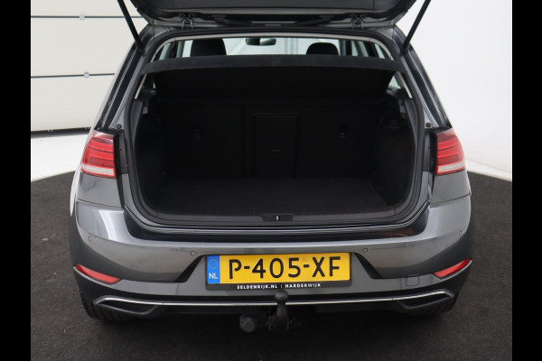 Volkswagen Golf 1.0 TSI Comfortline | Trekhaak | Adaptive cruise | Navigatie | 18'' | Climate control | Parkeerhulp | Bluetooth