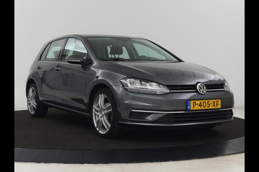 Volkswagen Golf 1.0 TSI Comfortline | Trekhaak | Adaptive cruise | Navigatie | 18'' | Climate control | Parkeerhulp | Bluetooth