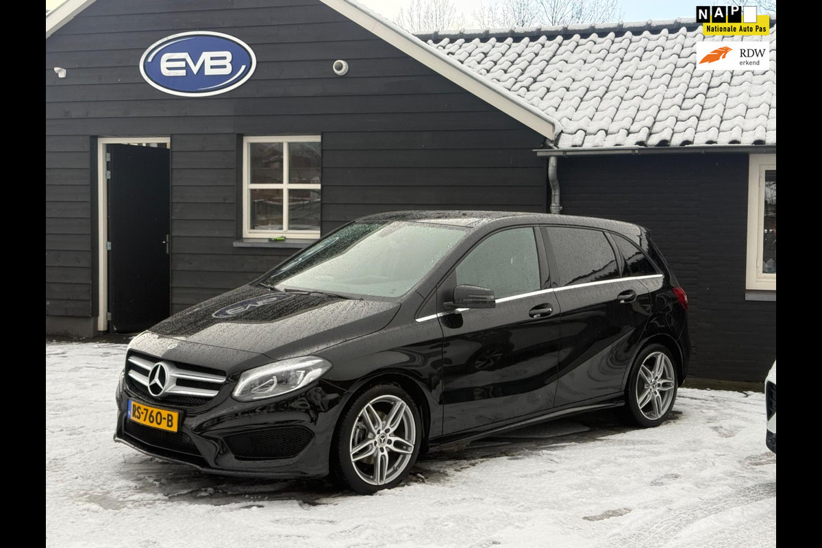 Mercedes-Benz B-Klasse 180 AUTOMAAT AMG styling, panoramadak, trekhaak, 47000 km, dealer onderhouden, NL auto met nap