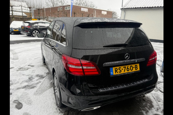 Mercedes-Benz B-Klasse 180 AUTOMAAT AMG styling, panoramadak, trekhaak, 47000 km, dealer onderhouden, NL auto met nap