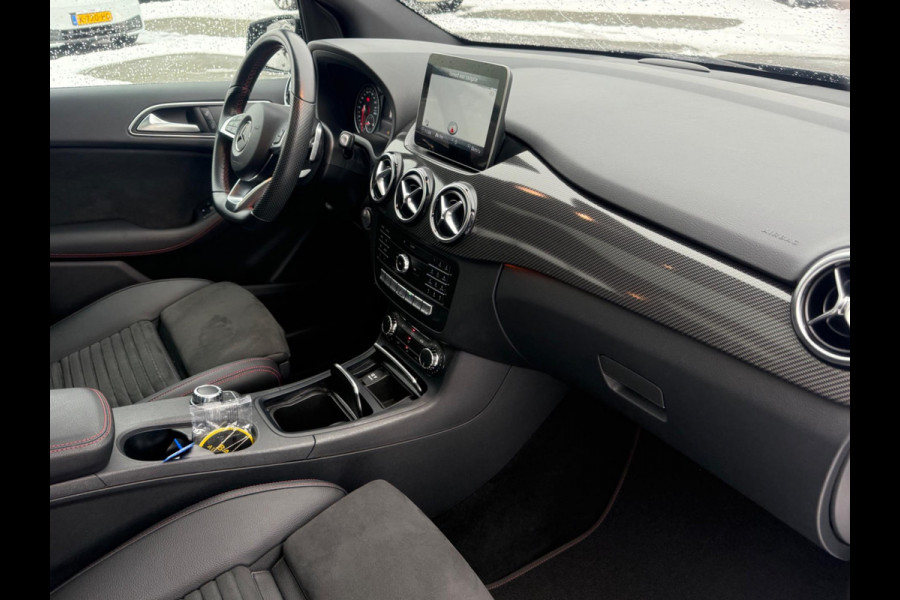 Mercedes-Benz B-Klasse 180 AUTOMAAT AMG styling, panoramadak, trekhaak, 47000 km, dealer onderhouden, NL auto met nap