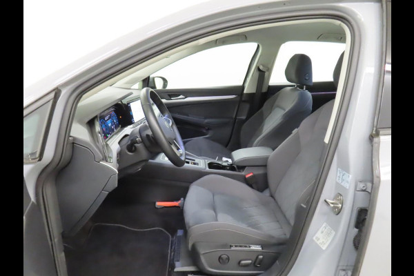 Volkswagen Golf 1.0 eTSI Life Business Airco Climatronic Elektr. ERGO Comfortstoelen Adaptive Cruise Control PDC VA Full LED Stoel/Stuurverwarming Sfeerverlichting