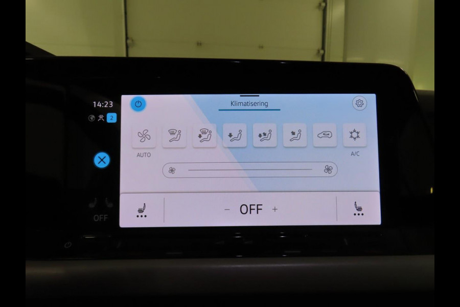 Volkswagen Golf 1.0 eTSI Life Business Airco Climatronic Elektr. ERGO Comfortstoelen Adaptive Cruise Control PDC VA Full LED Stoel/Stuurverwarming Sfeerverlichting