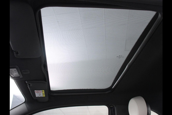 Fiat 500 1.0 Hybrid Dolcevita | Panorama dak | Cruise control | Climate control | Apple Carplay / Android auto | Lichtmetalen Velgen