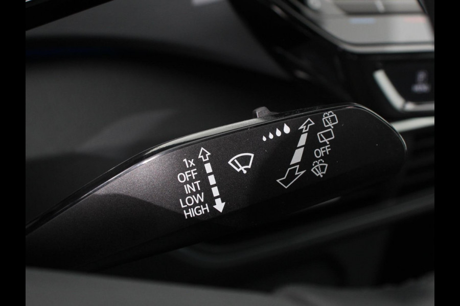 Volkswagen ID.3 Life 58 kWh Climate control Navigatie Cruise control Parkeersensoren voor + achter LED Voorstoelen verwarmd Apple Carplay/ Android Auto