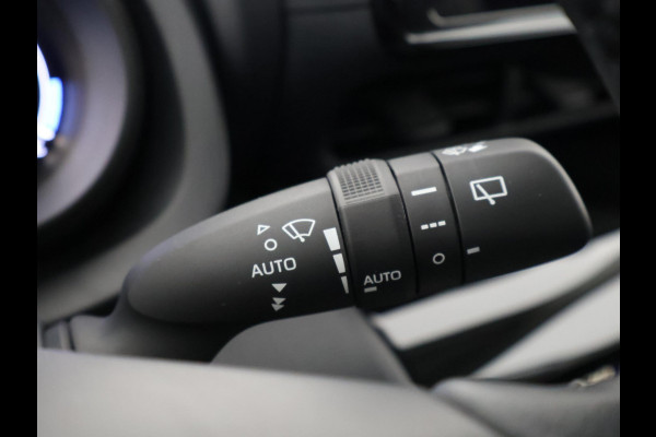 Toyota Yaris Cross 1.5 HYBRID BI-TONE PACK GARANTIE 2-2034 ! CLIMA.CRUISE ADAPTIEF. PARKEER CAMERA.