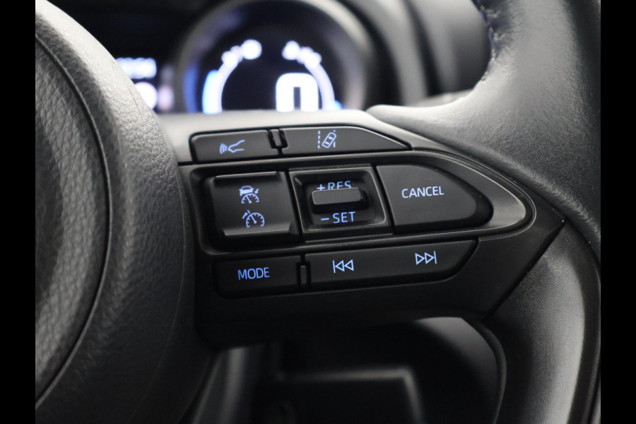 Toyota Yaris Cross 1.5 HYBRID BI-TONE PACK GARANTIE 2-2034 ! CLIMA.CRUISE ADAPTIEF. PARKEER CAMERA.