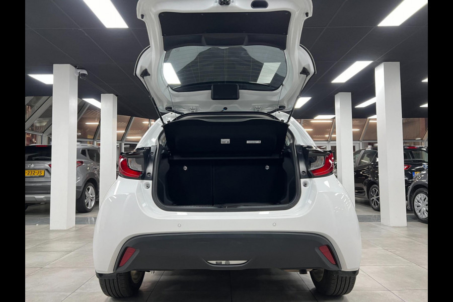 Toyota Yaris 1.5 Hybrid | Lane | Carplay | Cam | Cruise |PDC