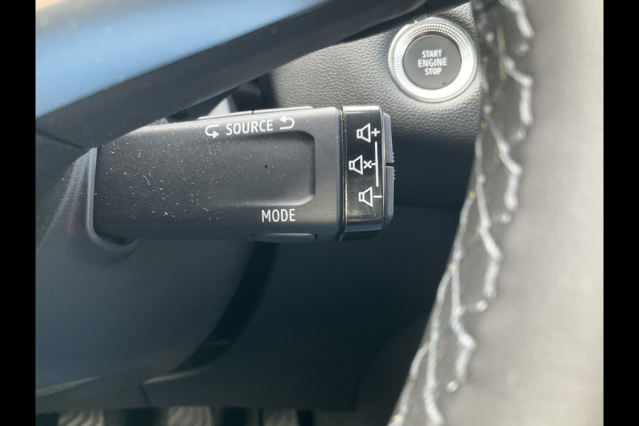 Renault Captur 1.0 TCe 90 techno Panoramadak Adapt.Cruise Navi/Cam Dodehoekdetectie