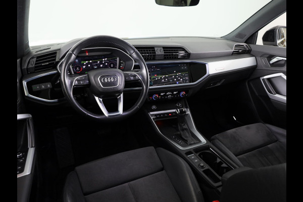 Audi Q3 Sportback 35 TFSI Pro Line S 150pk | Panoramadak | Adaptieve cruise controle | Verwarmbare voorstoelen | Parkeercamera