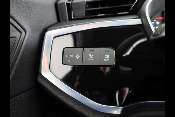 Audi Q3 Sportback 35 TFSI Pro Line S 150pk | Panoramadak | Adaptieve cruise controle | Verwarmbare voorstoelen | Parkeercamera