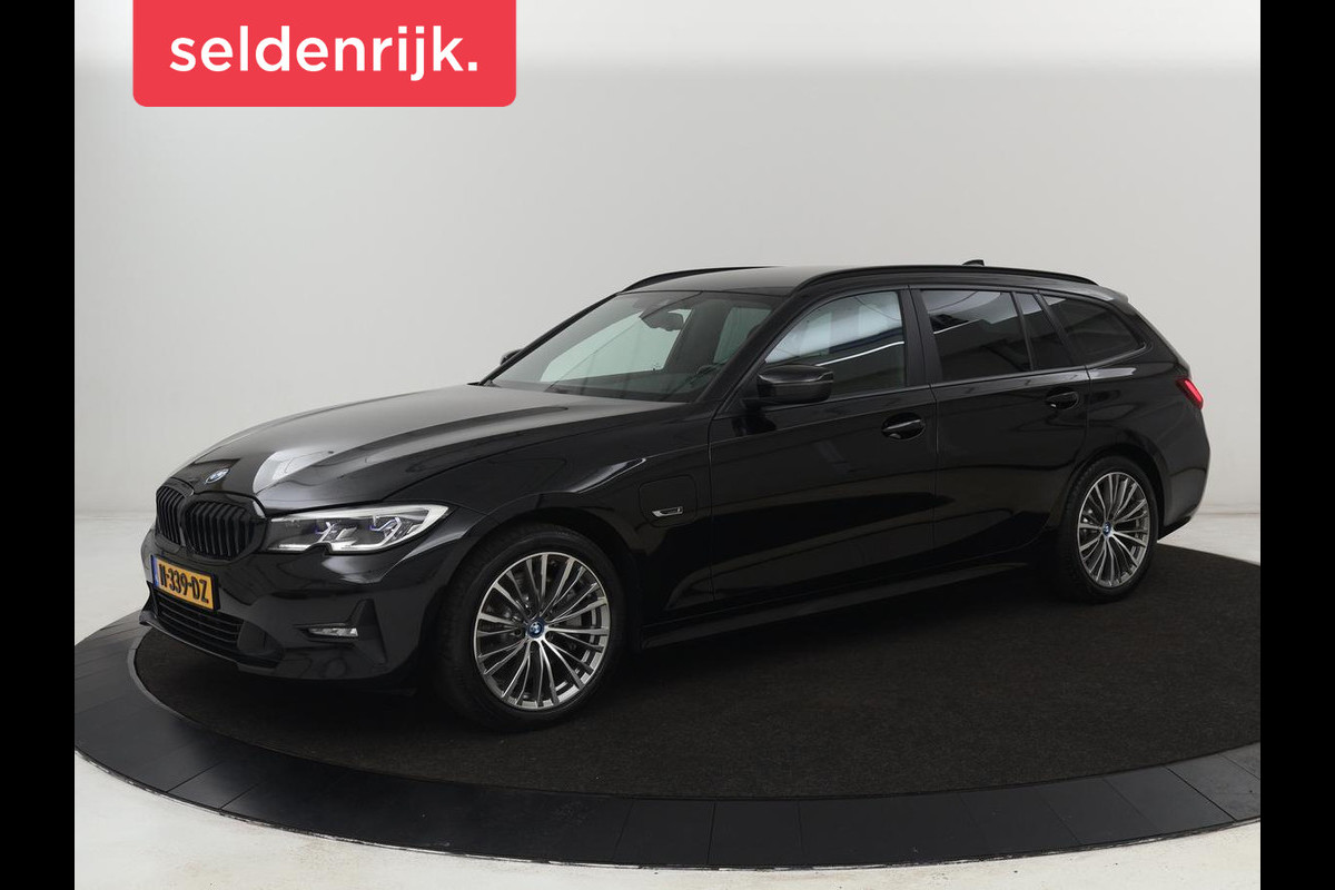 BMW 3 Serie Touring 330e Business Edition Plus | Leder Bekleding | Carplay | Cruise Control | Navigatie | Laser LED koplampen | Stoelverwarming | LMV 18 |