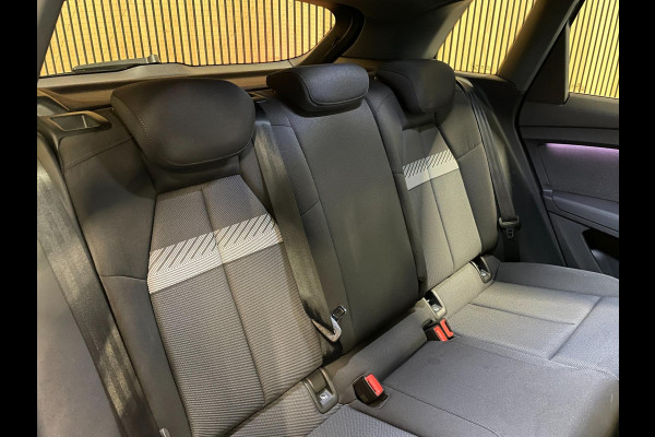 Audi Q4 e-tron 40 Launch edition Advanced 77 kWh|92% SOH|TREKHAAK|PANORAMADAK|AMBIENT LIGHT|NAVIGATIE|STOELVERWARMING|INCL. BTW|