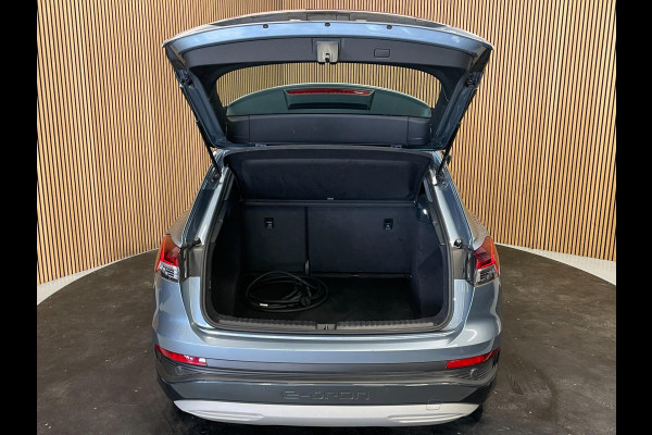 Audi Q4 e-tron 40 Launch edition Advanced 77 kWh|92% SOH|TREKHAAK|PANORAMADAK|AMBIENT LIGHT|NAVIGATIE|STOELVERWARMING|INCL. BTW|