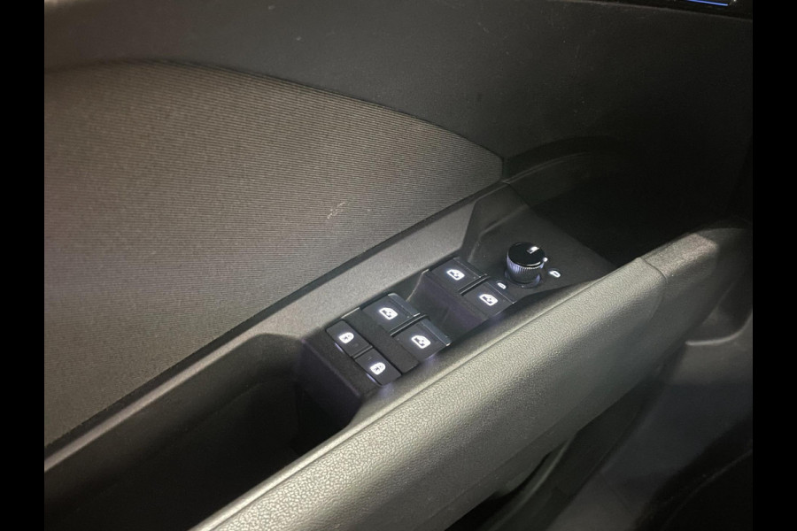 Audi Q4 e-tron 40 Launch edition Advanced 77 kWh|92% SOH|TREKHAAK|PANORAMADAK|AMBIENT LIGHT|NAVIGATIE|STOELVERWARMING|INCL. BTW|