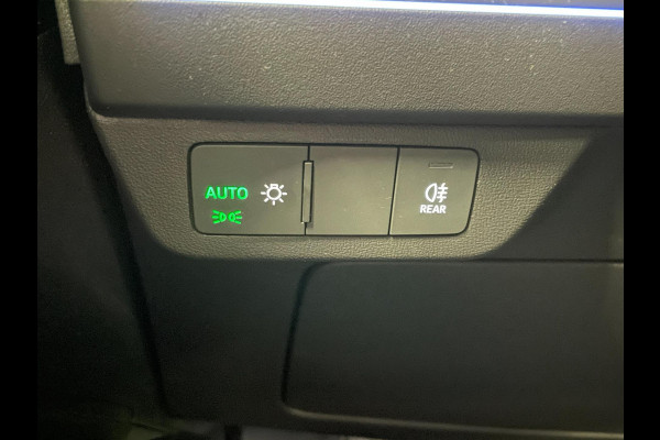 Audi Q4 e-tron 40 Launch edition Advanced 77 kWh|92% SOH|TREKHAAK|PANORAMADAK|AMBIENT LIGHT|NAVIGATIE|STOELVERWARMING|INCL. BTW|