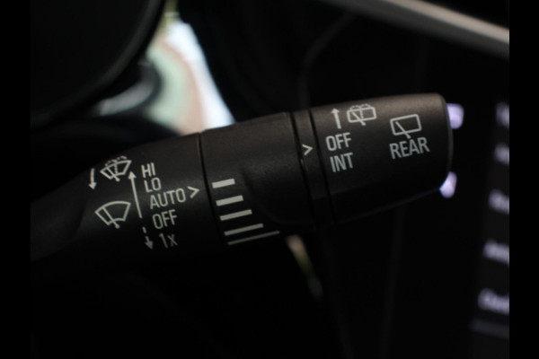 Opel Corsa 1.2 turbo 102pk Elegance | Navigatie | Apple Carplay/Android Auto | Climate Control | Camera | Parkeer sensoren V+A | Lichtmetalen Velgen | Cruise Control