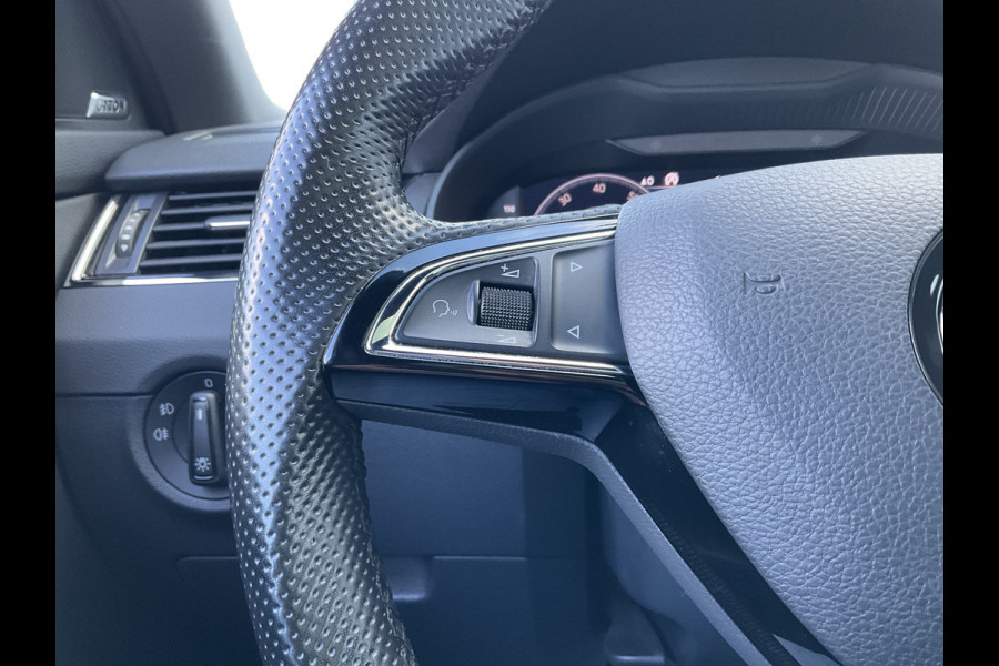 Škoda Octavia Combi 1.5 TSI Au7 Leer Panodak Trekhaak Stoelverw. Carplay Greentech Business Edition Plus