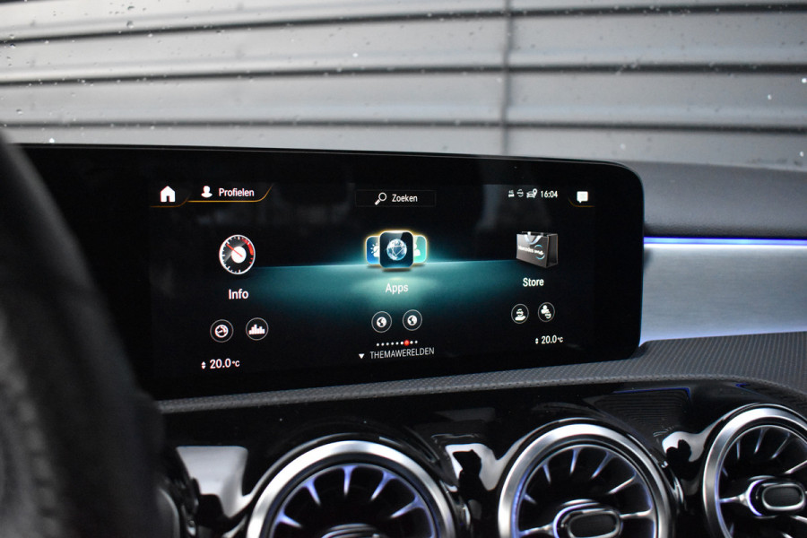 Mercedes-Benz A-Klasse 180 AMG Night | Pano | Memory | Sfeerverlichting | Camera | Stoelverwarming | Orig. NL |