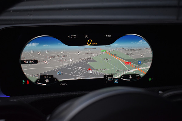 Mercedes-Benz A-Klasse 180 AMG Night | Pano | Memory | Sfeerverlichting | Camera | Stoelverwarming | Orig. NL |