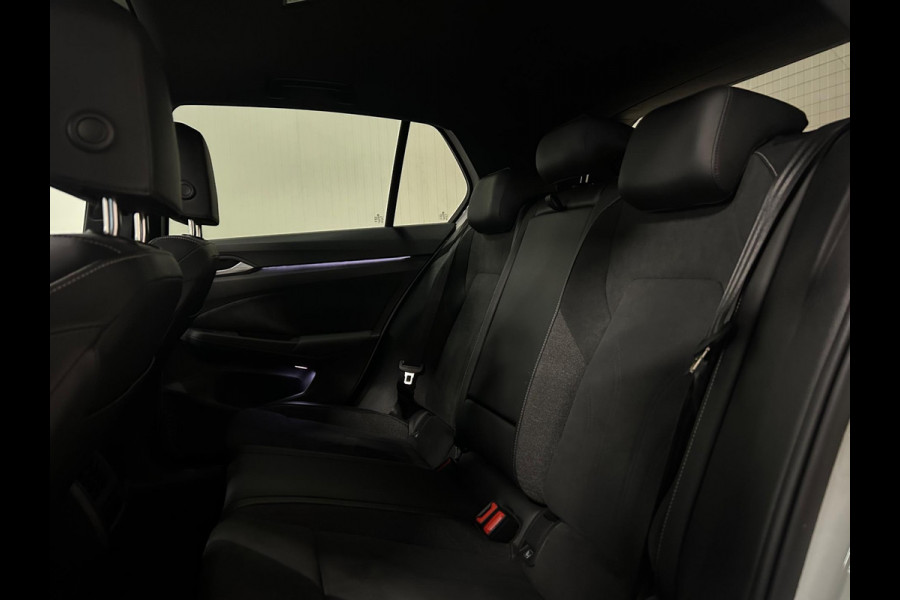 Volkswagen Golf 1.5 eTSI 50 Edition | PANO | IQ LIGHTS | CAMERA | HUD | MILD HYBRIDE