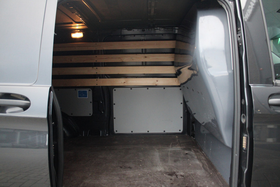 Mercedes-Benz eVito Extra Lang 66 kWh 116pk - Leder - Camera - LED - Carplay/Android - PDC - Stoelverwarming - Snelladen - Rijklaar