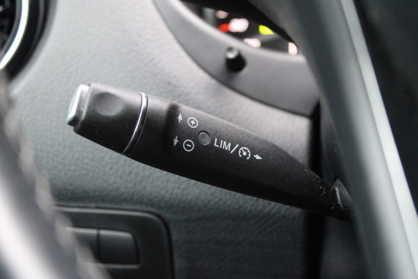 Mercedes-Benz eVito Extra Lang 66 kWh 116pk - Leder - Camera - LED - Carplay/Android - PDC - Stoelverwarming - Snelladen - Rijklaar