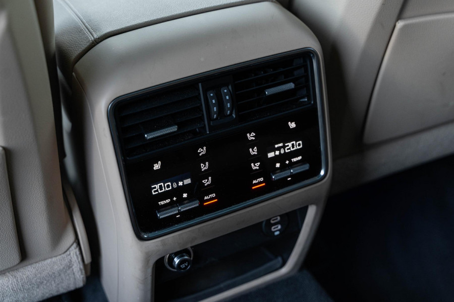 Porsche Cayenne 3.0 Schuifdak Leer Navigatie BOSE Camera Sport Chrono Stoelventilatie