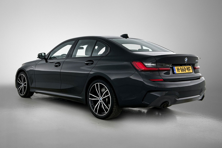 BMW 3-serie 330e eDrive Edition M-sport (NL-auto, 1e Eig, Dealer OnderH, Carplay, Camera, CruiseCon, Leder, Etc)