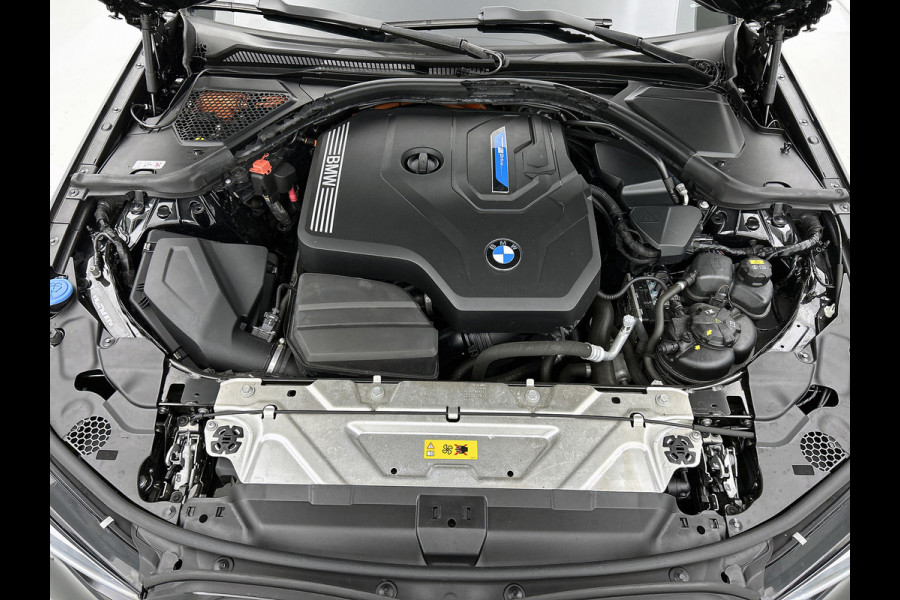 BMW 3-serie 330e eDrive Edition M-sport (NL-auto, 1e Eig, Dealer OnderH, Carplay, Camera, CruiseCon, Leder, Etc)