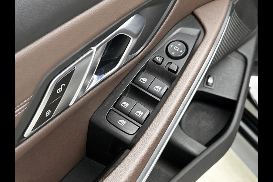 BMW 3-serie 330e eDrive Edition M-sport (NL-auto, 1e Eig, Dealer OnderH, Carplay, Camera, CruiseCon, Leder, Etc)