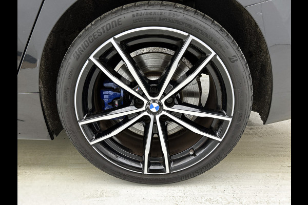 BMW 3-serie 330e eDrive Edition M-sport (NL-auto, 1e Eig, Dealer OnderH, Carplay, Camera, CruiseCon, Leder, Etc)
