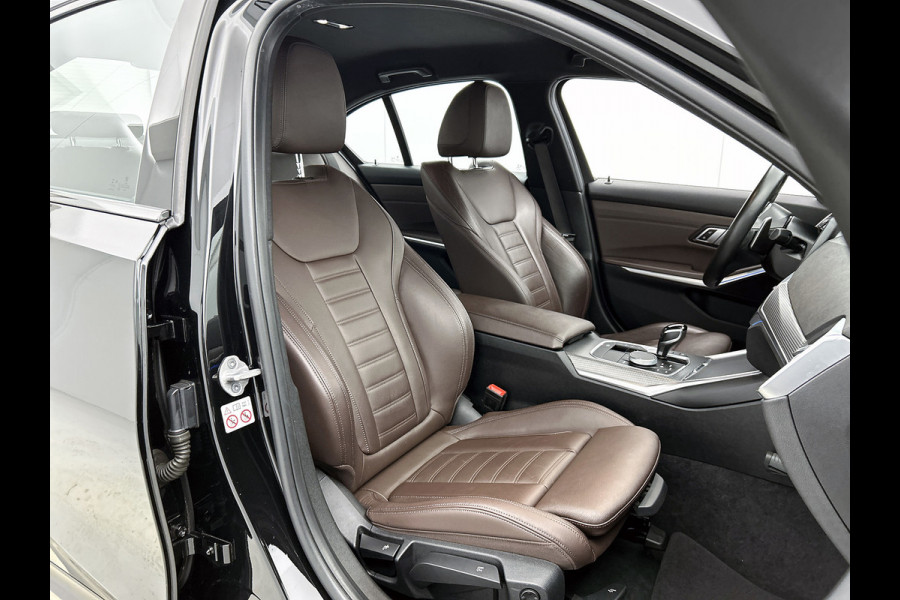 BMW 3-serie 330e eDrive Edition M-sport (NL-auto, 1e Eig, Dealer OnderH, Carplay, Camera, CruiseCon, Leder, Etc)