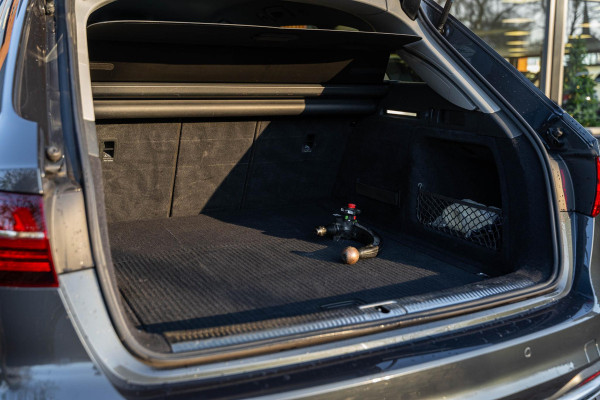 Audi A4 Avant 35 TFSI Business Edition 150PK Navi Sportstoelen Trekhaak