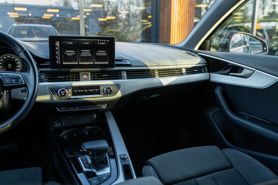 Audi A4 Avant 35 TFSI Business Edition 150PK Navi Sportstoelen Trekhaak