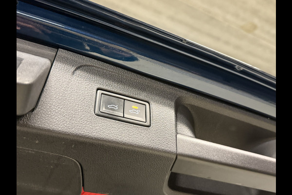 Volkswagen Passat Variant 1.5 TSI 2x R-Line Business + | Panoramadak | Leder | Camera | Afn. trekhaak | Adaptive cruise | Stoelverwarming | Virtual