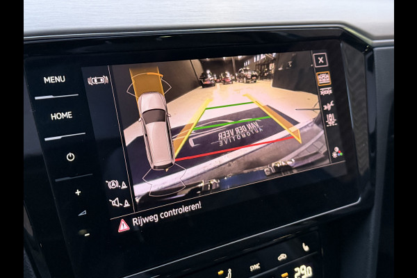 Volkswagen Passat Variant 1.5 TSI 2x R-Line Business + | Panoramadak | Leder | Camera | Afn. trekhaak | Adaptive cruise | Stoelverwarming | Virtual