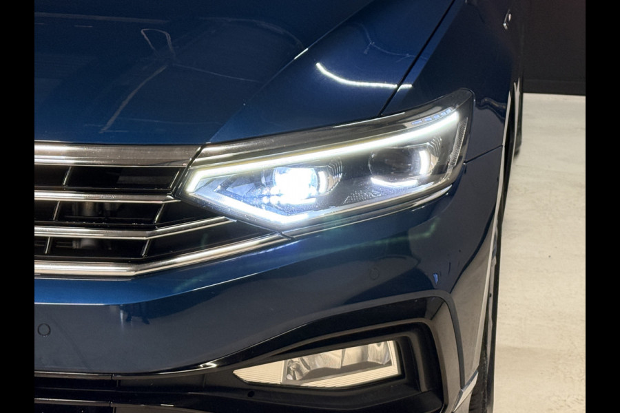 Volkswagen Passat Variant 1.5 TSI 2x R-Line Business + | Panoramadak | Leder | Camera | Afn. trekhaak | Adaptive cruise | Stoelverwarming | Virtual