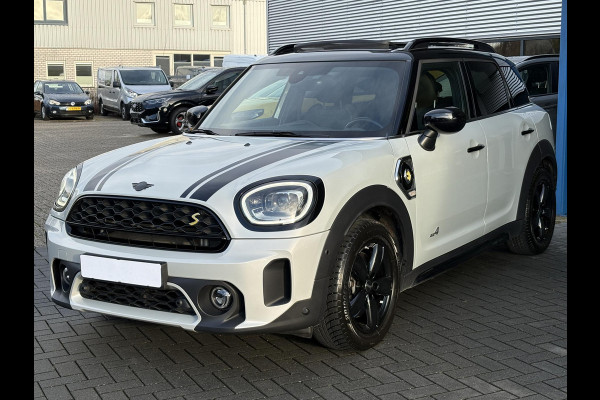 MINI Countryman 1.5 Cooper S E ALL4 Classic | Panoramadak | Lederen bekleding | Adaptive LED | Stoelverwarming | Verwarmd Stuurwiel | Sportstoelen | Climate control | Armsteun | Keyless entry