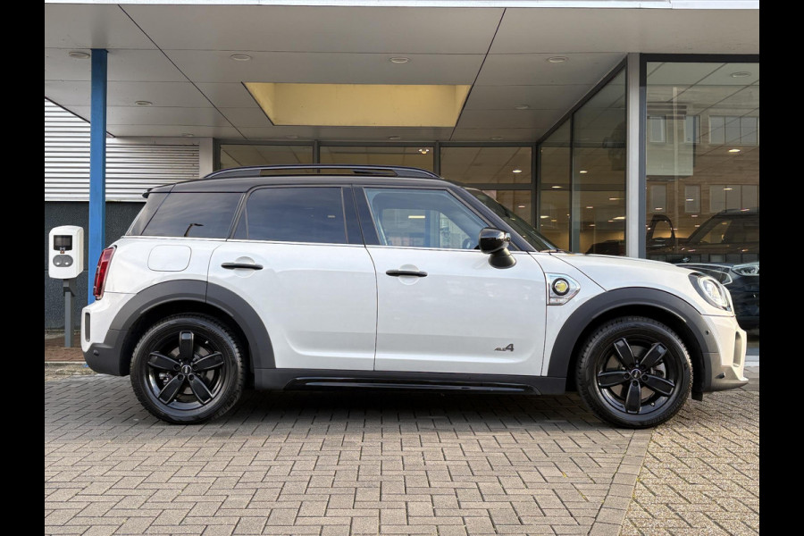 MINI Countryman 1.5 Cooper S E ALL4 Classic | Panoramadak | Lederen bekleding | Adaptive LED | Stoelverwarming | Verwarmd Stuurwiel | Sportstoelen | Climate control | Armsteun | Keyless entry