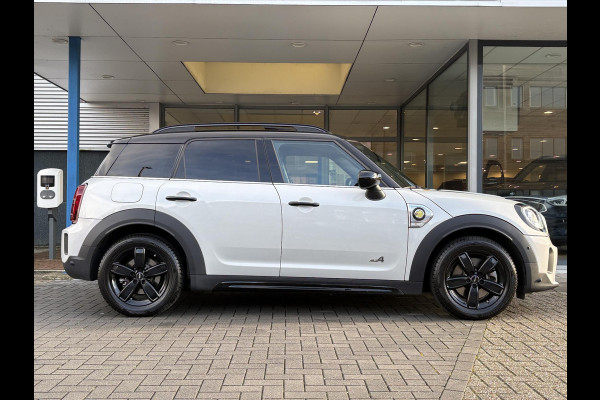 MINI Countryman 1.5 Cooper S E ALL4 Classic | Panoramadak | Lederen bekleding | Adaptive LED | Stoelverwarming | Verwarmd Stuurwiel | Sportstoelen | Climate control | Armsteun | Keyless entry