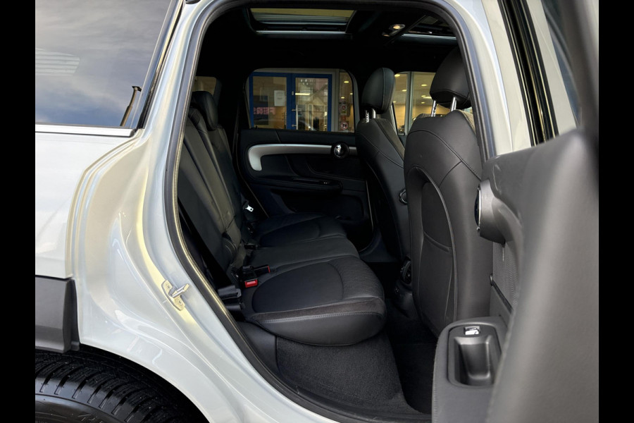 MINI Countryman 1.5 Cooper S E ALL4 Classic | Panoramadak | Lederen bekleding | Adaptive LED | Stoelverwarming | Verwarmd Stuurwiel | Sportstoelen | Climate control | Armsteun | Keyless entry