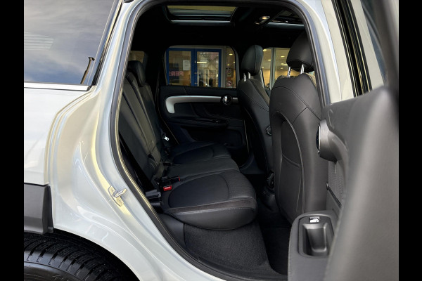 MINI Countryman 1.5 Cooper S E ALL4 Classic | Panoramadak | Lederen bekleding | Adaptive LED | Stoelverwarming | Verwarmd Stuurwiel | Sportstoelen | Climate control | Armsteun | Keyless entry