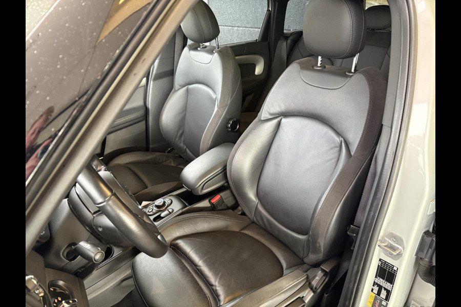 MINI Countryman 1.5 Cooper S E ALL4 Classic | Panoramadak | Lederen bekleding | Adaptive LED | Stoelverwarming | Verwarmd Stuurwiel | Sportstoelen | Climate control | Armsteun | Keyless entry