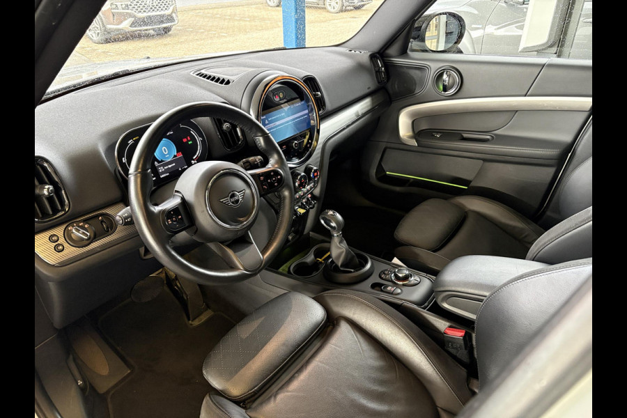 MINI Countryman 1.5 Cooper S E ALL4 Classic | Panoramadak | Lederen bekleding | Adaptive LED | Stoelverwarming | Verwarmd Stuurwiel | Sportstoelen | Climate control | Armsteun | Keyless entry