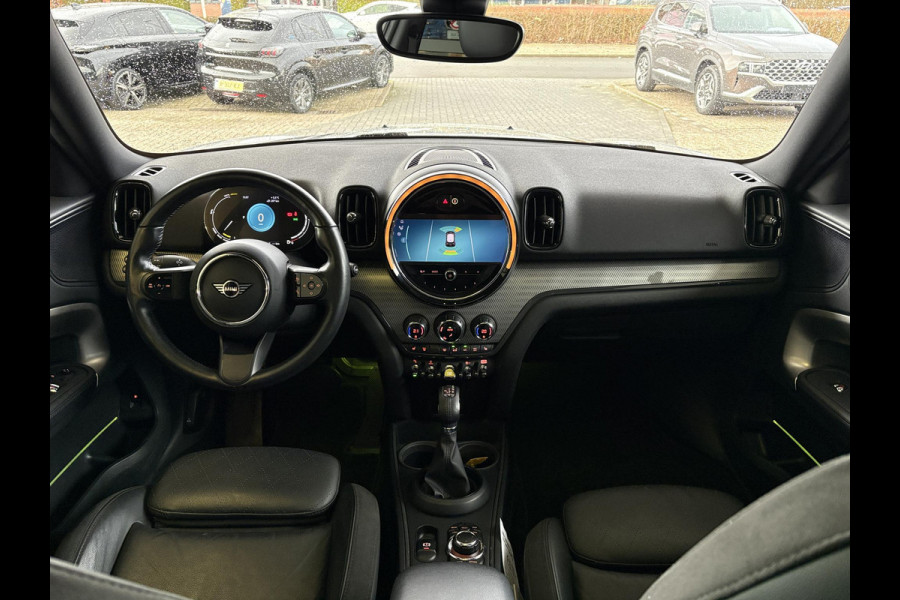 MINI Countryman 1.5 Cooper S E ALL4 Classic | Panoramadak | Lederen bekleding | Adaptive LED | Stoelverwarming | Verwarmd Stuurwiel | Sportstoelen | Climate control | Armsteun | Keyless entry